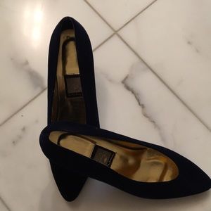 Gorgeous dark navy velvet heels